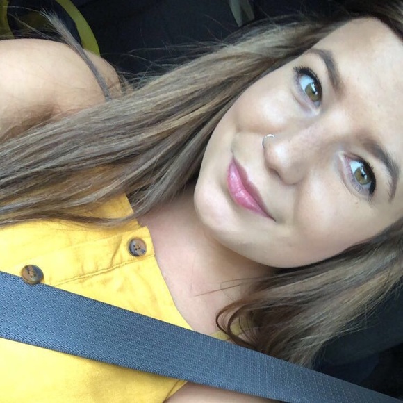 Meet your Posher, Allie - Picture 1 of 1